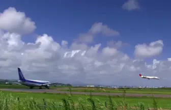 美しい夏空の仙台空港で撮影 15便30分間の飛行機離着陸映像