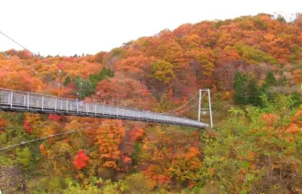 紅葉が美しい東北最長のつり橋！やまびこ吊り橋の風景