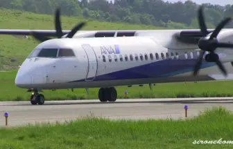全日空のターボプロップ機 ボンバルディアDHC-8-Q400