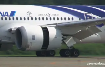 全日本空輸のボーイング787-8 ドリームライナー JA801A