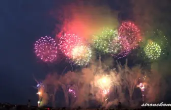 2013年 能代の花火大会 開幕スペシャルワイドスターマイン 「稜線のヒカリへ・・・Across the view」
