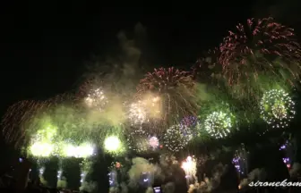 2013年 能代の花火大会 フルワイドスターマイン「祝白神山地登録20周年 遥かなる風の詩」