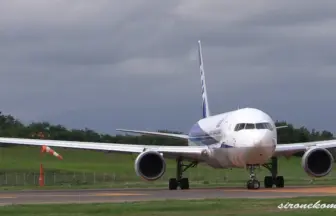 ANA 全日本空輸 ボーイング 767-300 JA8285