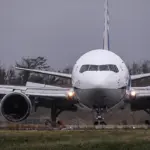 暴風雨で大荒れの小松空港 全日本空輸 ボーイング767の離着陸