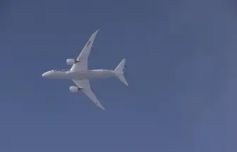 秋田空港 全日本空輸 ボーイング 787の離陸と着陸できずにダイバート
