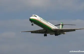 エバー航空(長榮航空)のマクドネル・ダグラス MD-90