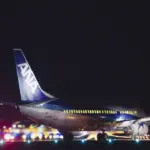 仙台空港の滑走路夜景と飛行機離着陸映像 Sony α7S