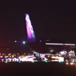 仙台空港の滑走路夜景とピーチ・アビエーション エアバスA320